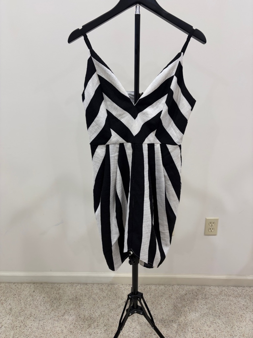 DO+BE Black and White Striped V-Neck Spaghetti Strap Dress
